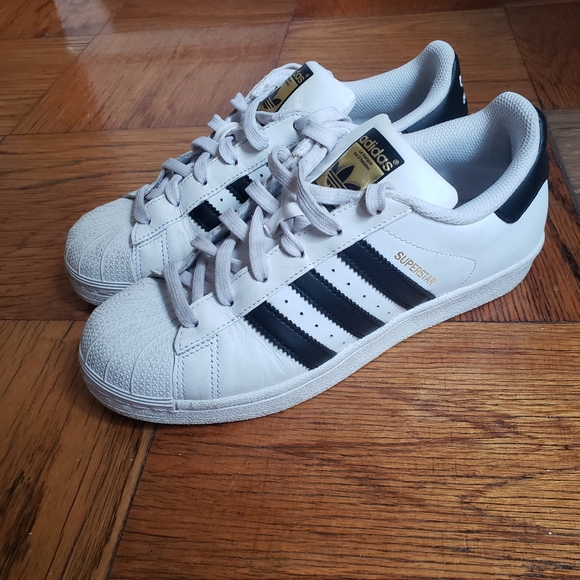 Adidas Superstar Sneakers - size 7 - Picture 8 of 12